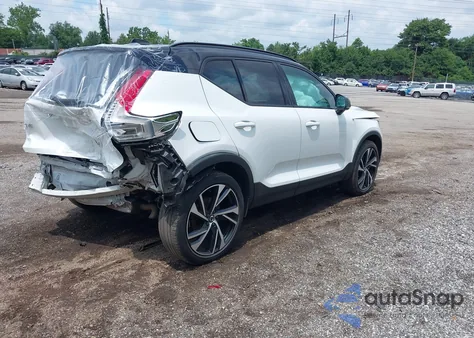 2022 Volvo Xc40 T5 R-Design from USA, damaged, VIN YV4162UM5N2663536